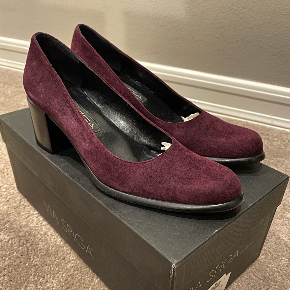Via Spiga suede block heel shoes